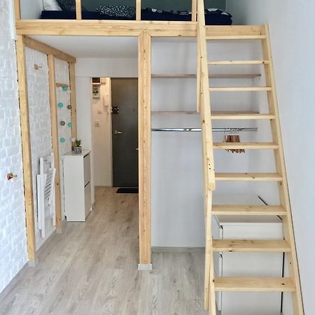 Apartament Zelazna Warschau Buitenkant foto