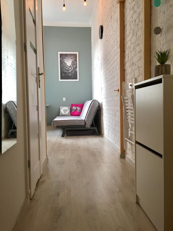 Apartament Zelazna Warschau Buitenkant foto