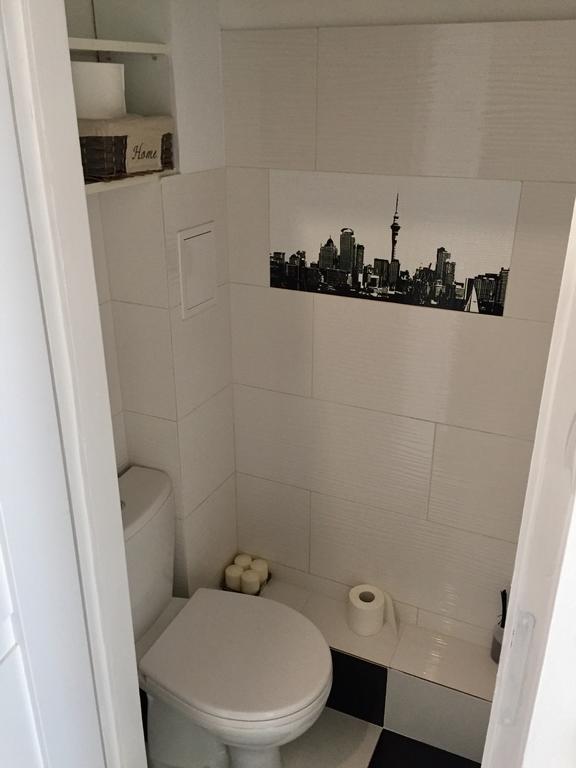 Apartament Zelazna Warschau Buitenkant foto