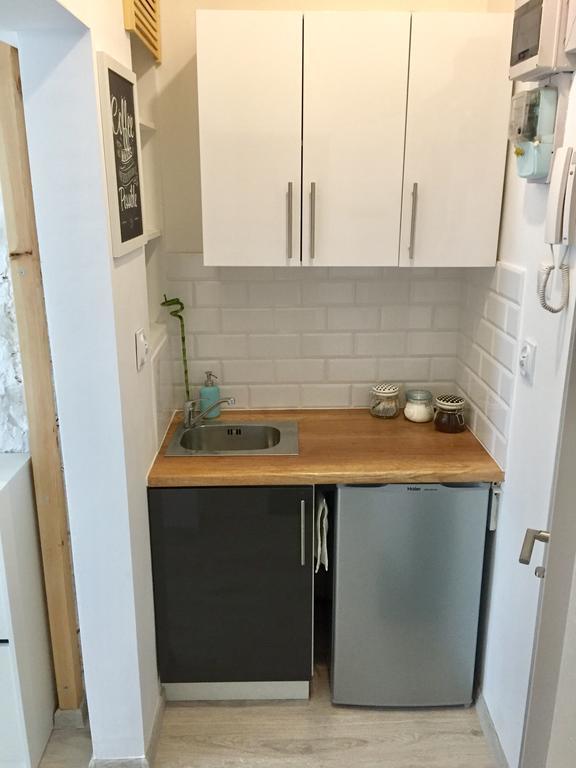 Apartament Zelazna Warschau Buitenkant foto