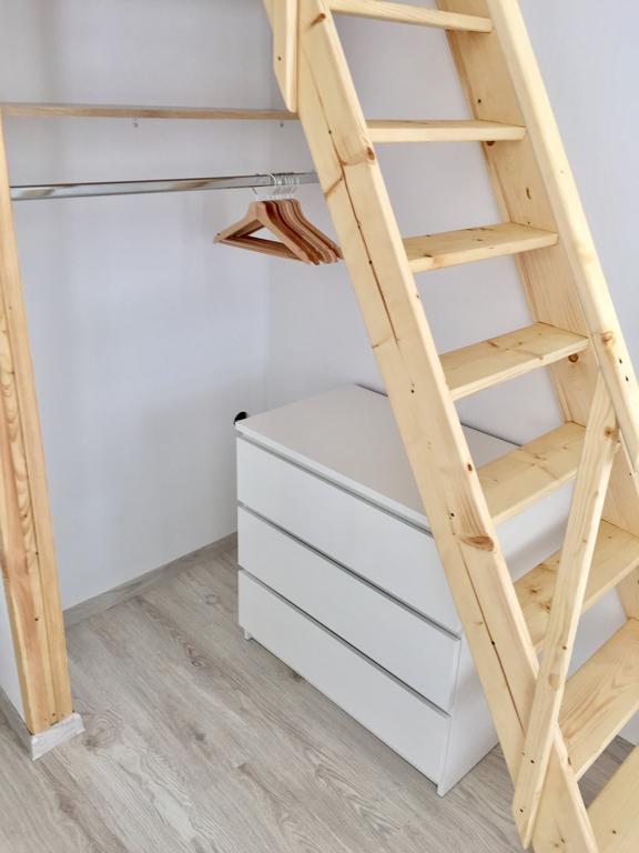 Apartament Zelazna Warschau Buitenkant foto