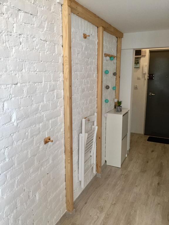Apartament Zelazna Warschau Buitenkant foto