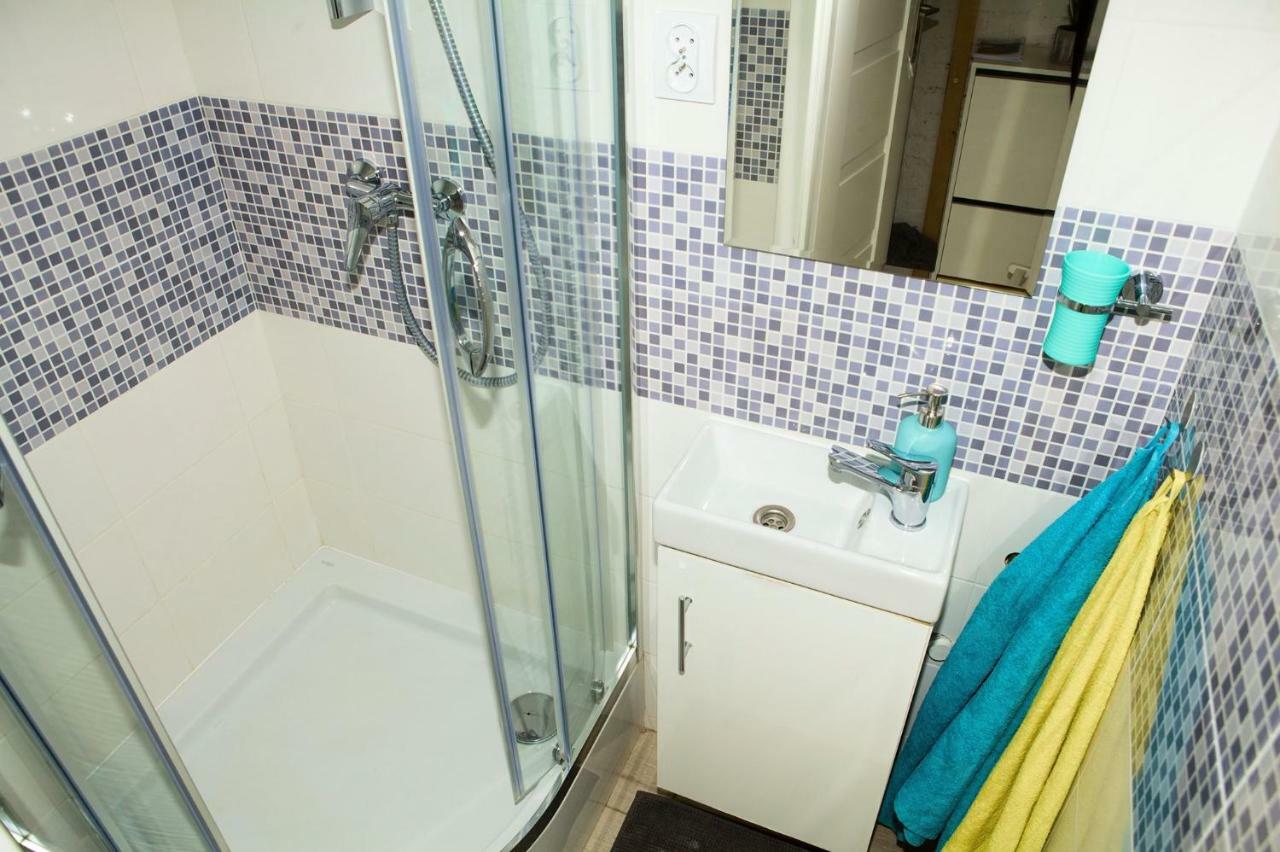 Apartament Zelazna Warschau Buitenkant foto